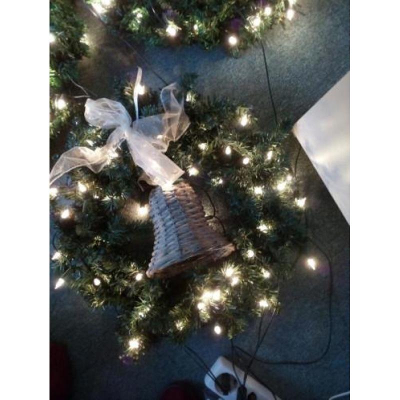 3 kerstkransen met verlichting