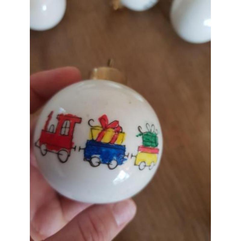 Kerstballen porselein