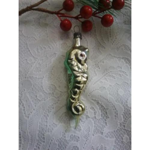 Oude antieke kerstbal figuur kerstversiering zeepaardje