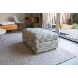 Montel Hocker met trendy bloemmotief