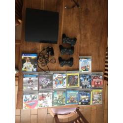 PlayStation 3 met 3 controllers en spellen