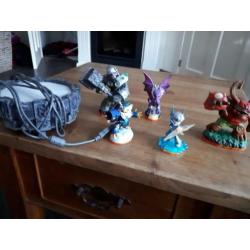 te koop wii met spellen en skylanders.