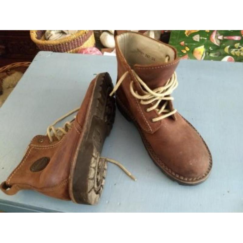 Stoere bergschoenen maat 35