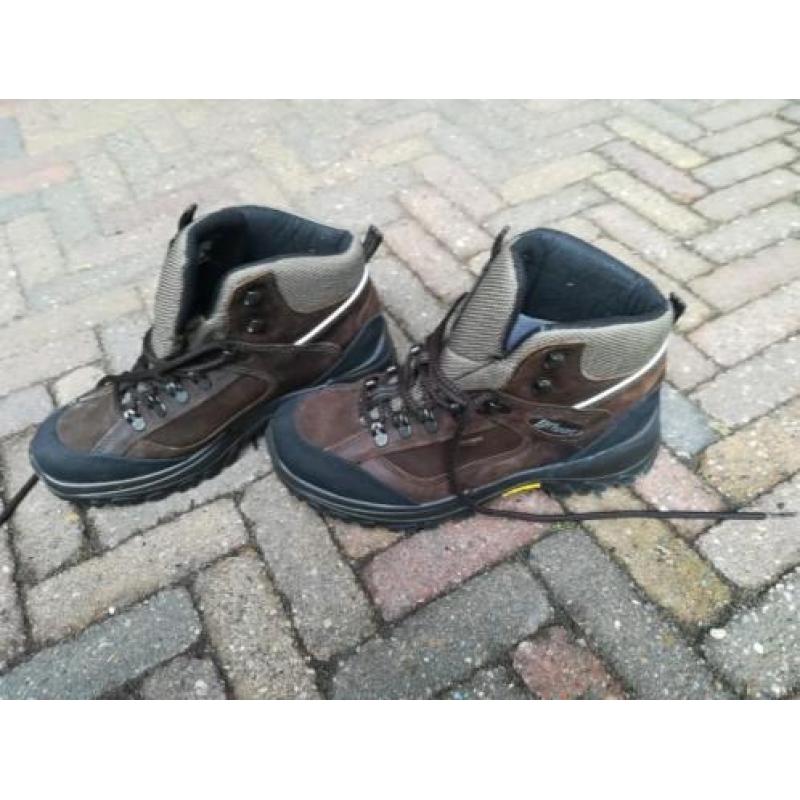 Wandelschoenen Grisport maat 40.