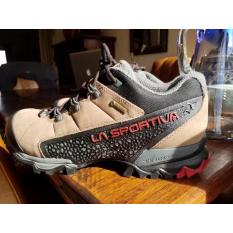 La Sportiva Genesis GTX, maat 45. Nieuw in doos!